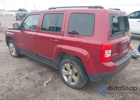 2012 Jeep Patriot Latitude z USA, uszkodzony, nr VIN 1C4NJRFB6CD672352